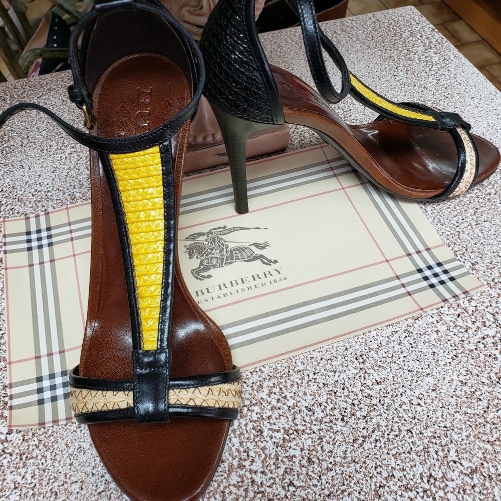 Burberry heels shoes
